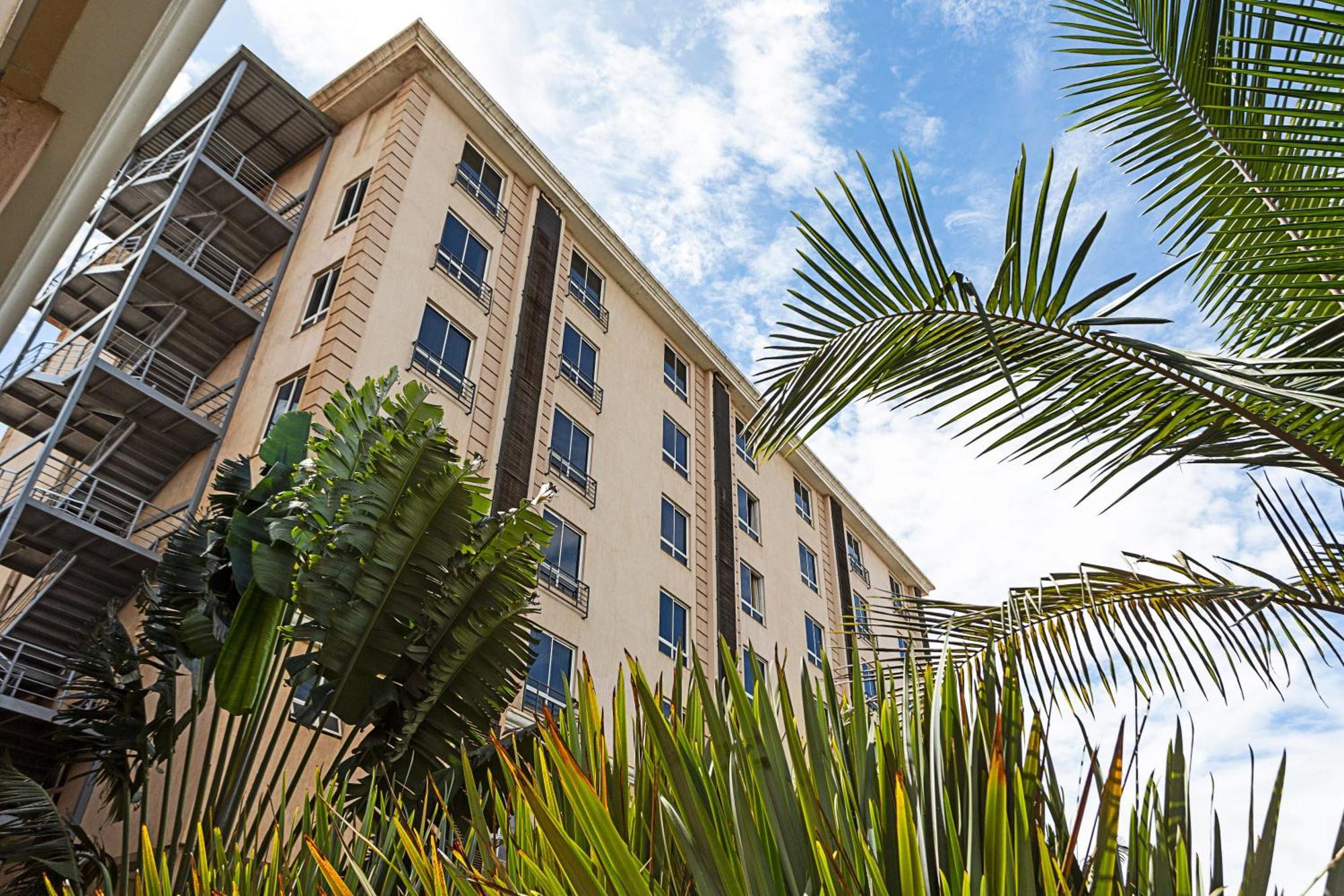 Three Steers Hotel Meru Exterior photo