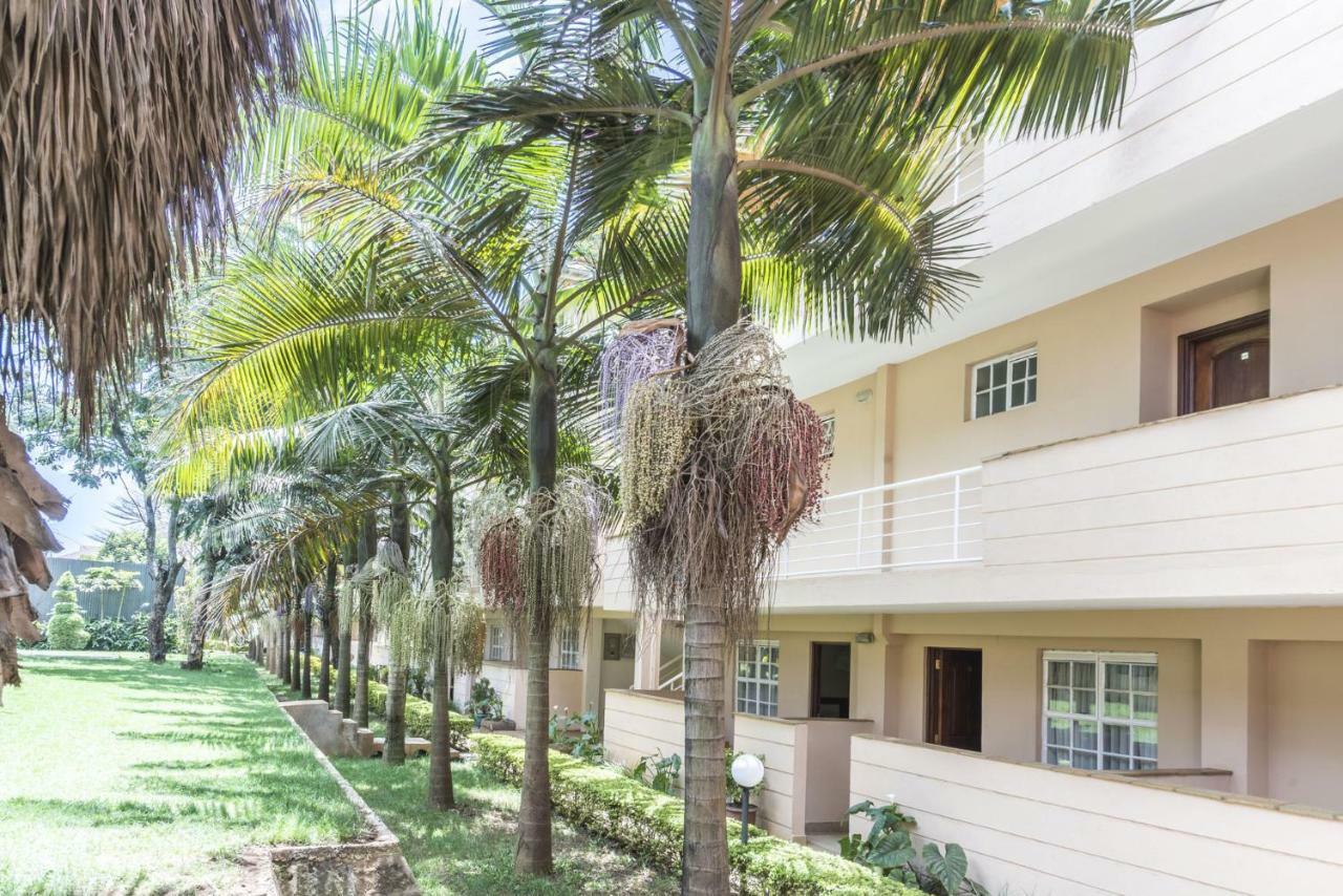 Three Steers Hotel Meru Exterior photo